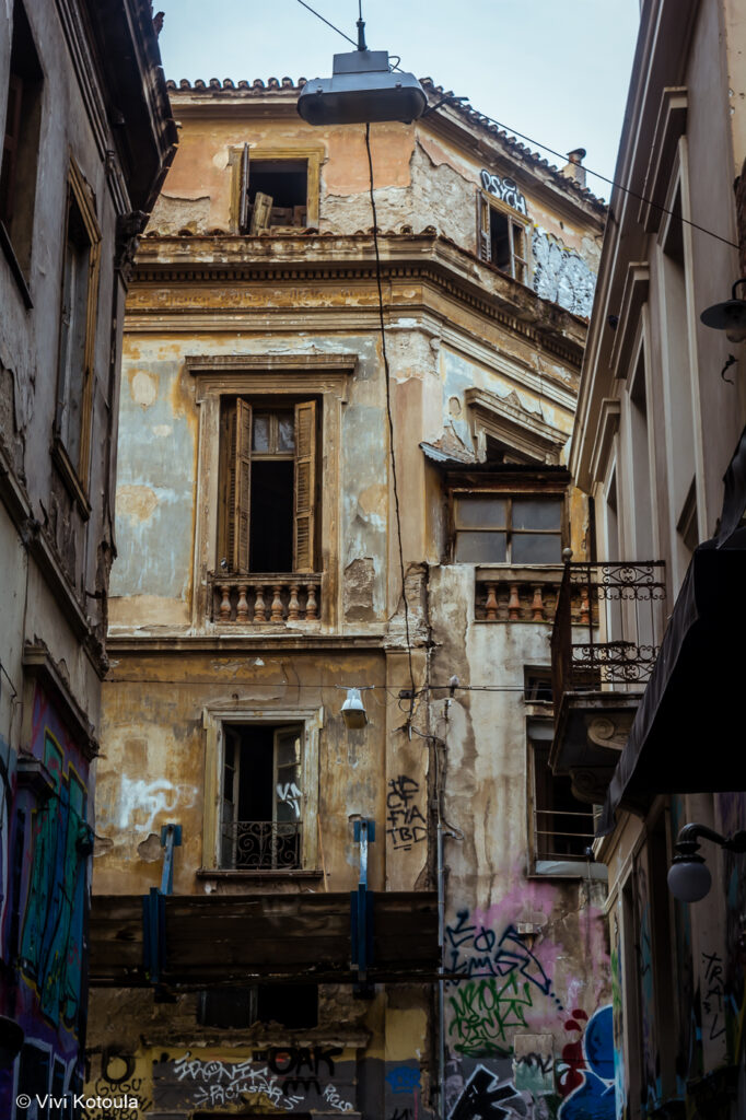 City Points Street photography στο κέντρο της Αθήνας, σε σημεία που συνολικά περιγράφουν τον πολύπλευρο χαρακτήρα της πόλης - Vivi Kotoula