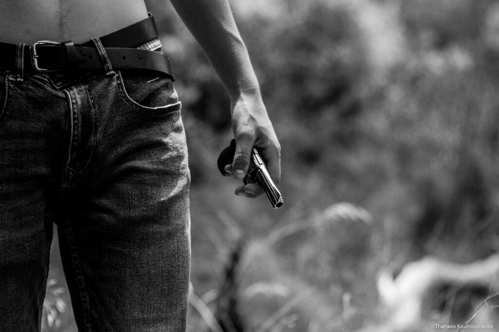 lil carnal Νέος με όπλο Φωτογραφία Κουτρουμάνος Θανάσης